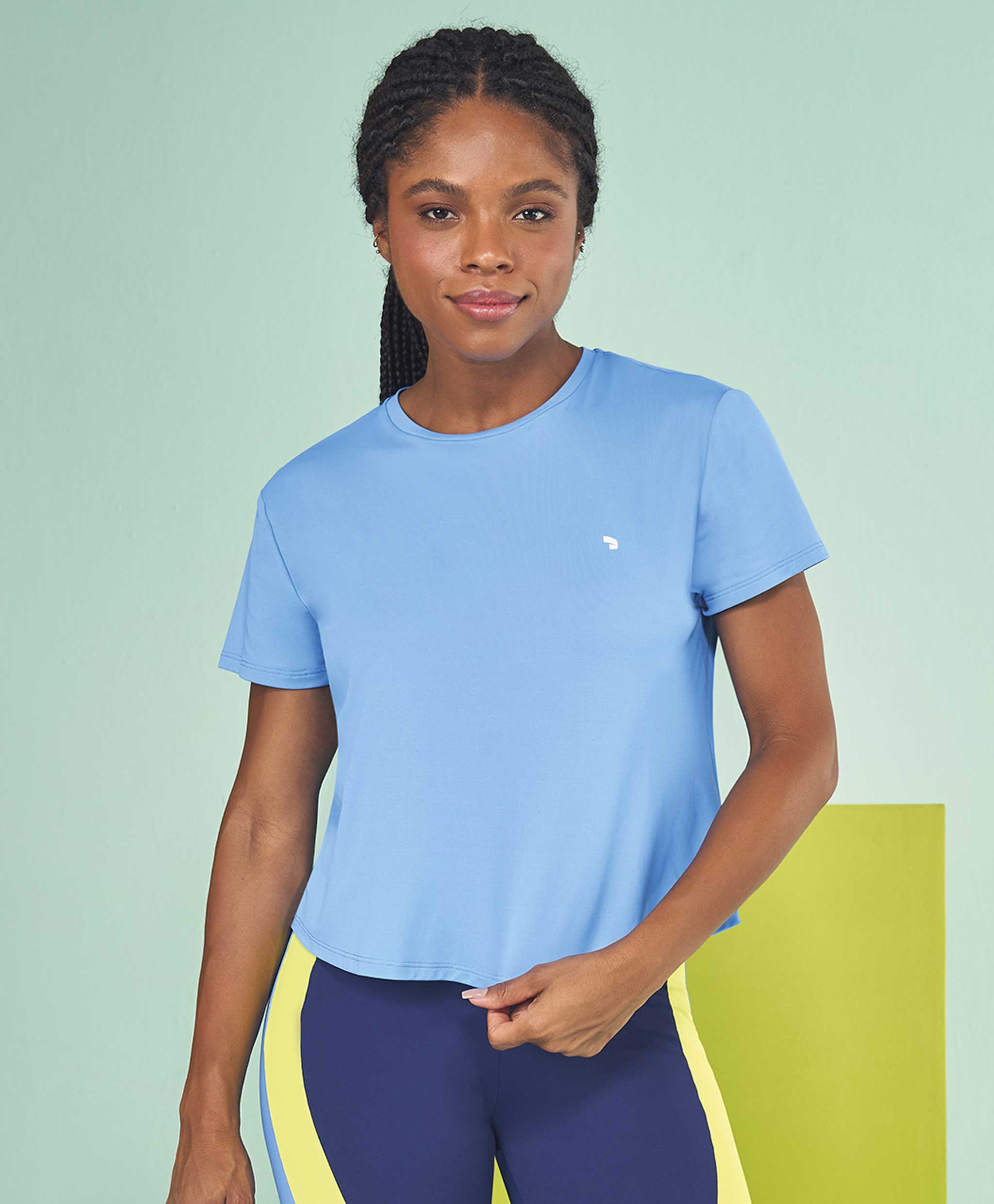 T-SHIRT SKIN FIT ABERTURA E AMARRACAO