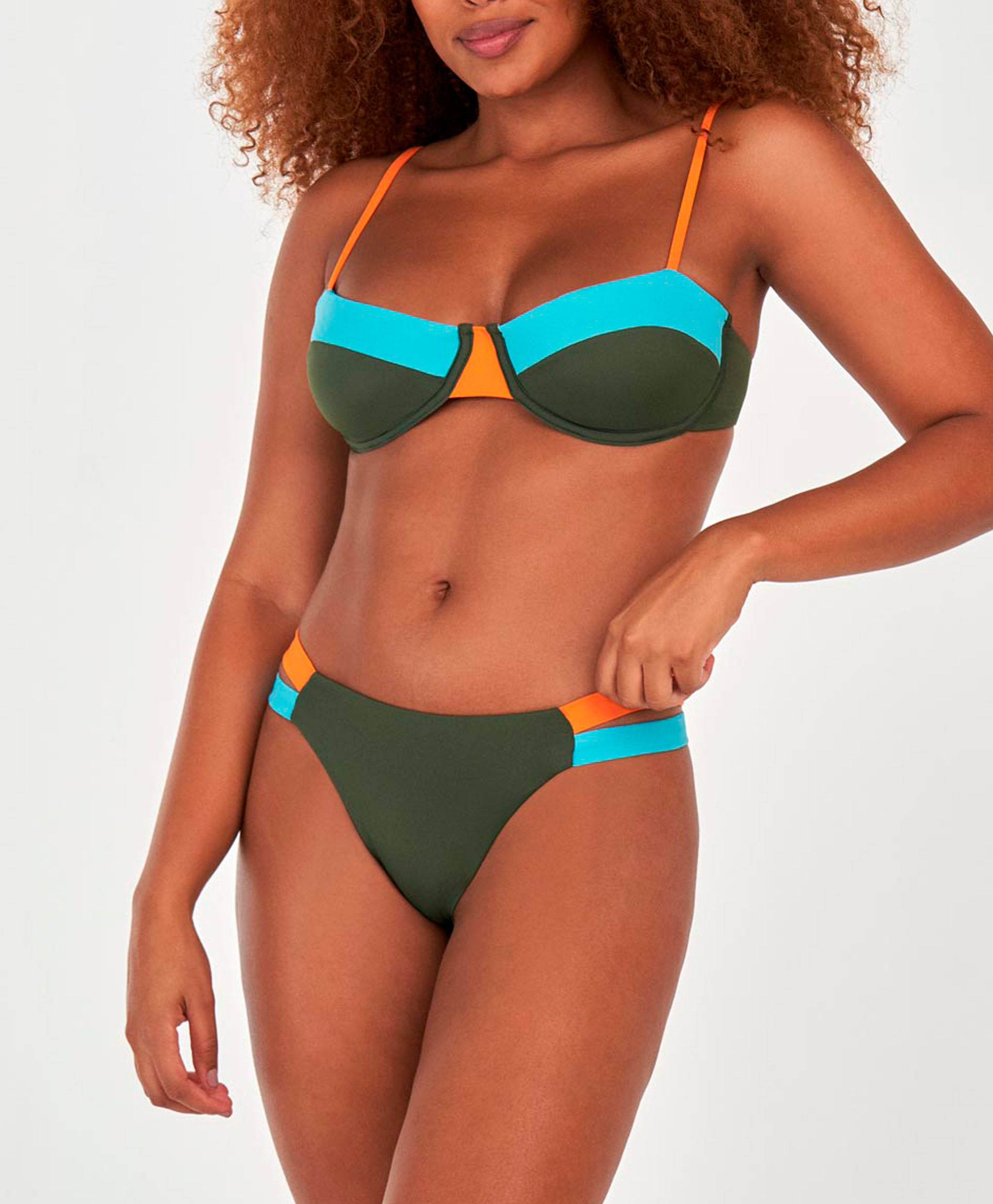 BIQUINI MEIA TACA COM RECORTE